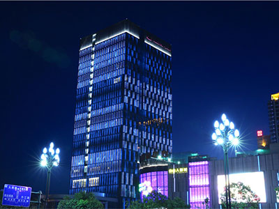 Nachtlicht in der Crowne Plaza Yibin